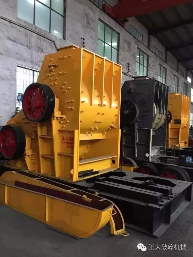 無(wú)篩底粉碎機(jī)發(fā)往平頂山墻體材料廠